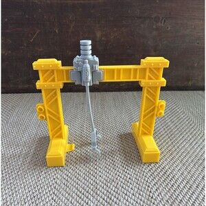 Fisher-Price GeoTrax Train Track Town Railway Yellow Loader Picker Structure‎